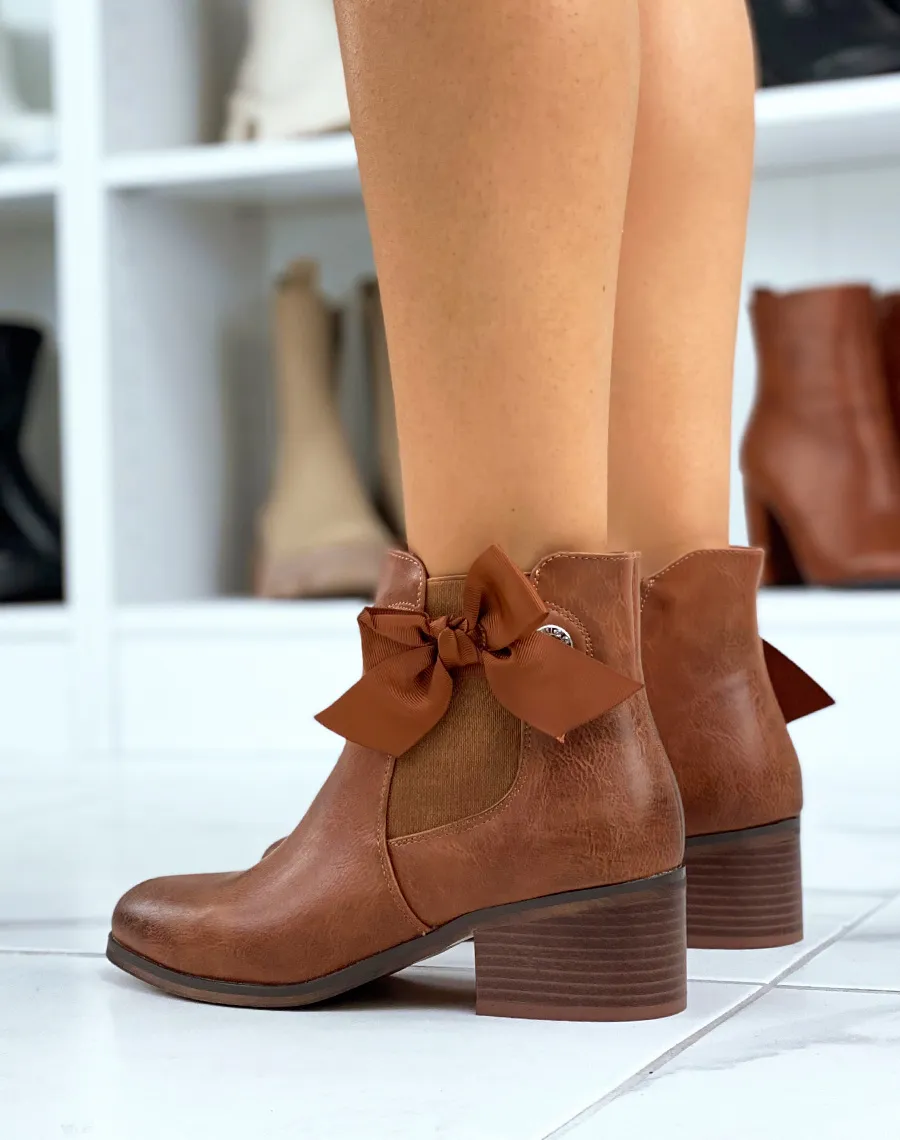 Bottines camel en similicuir avec noeud intégrées