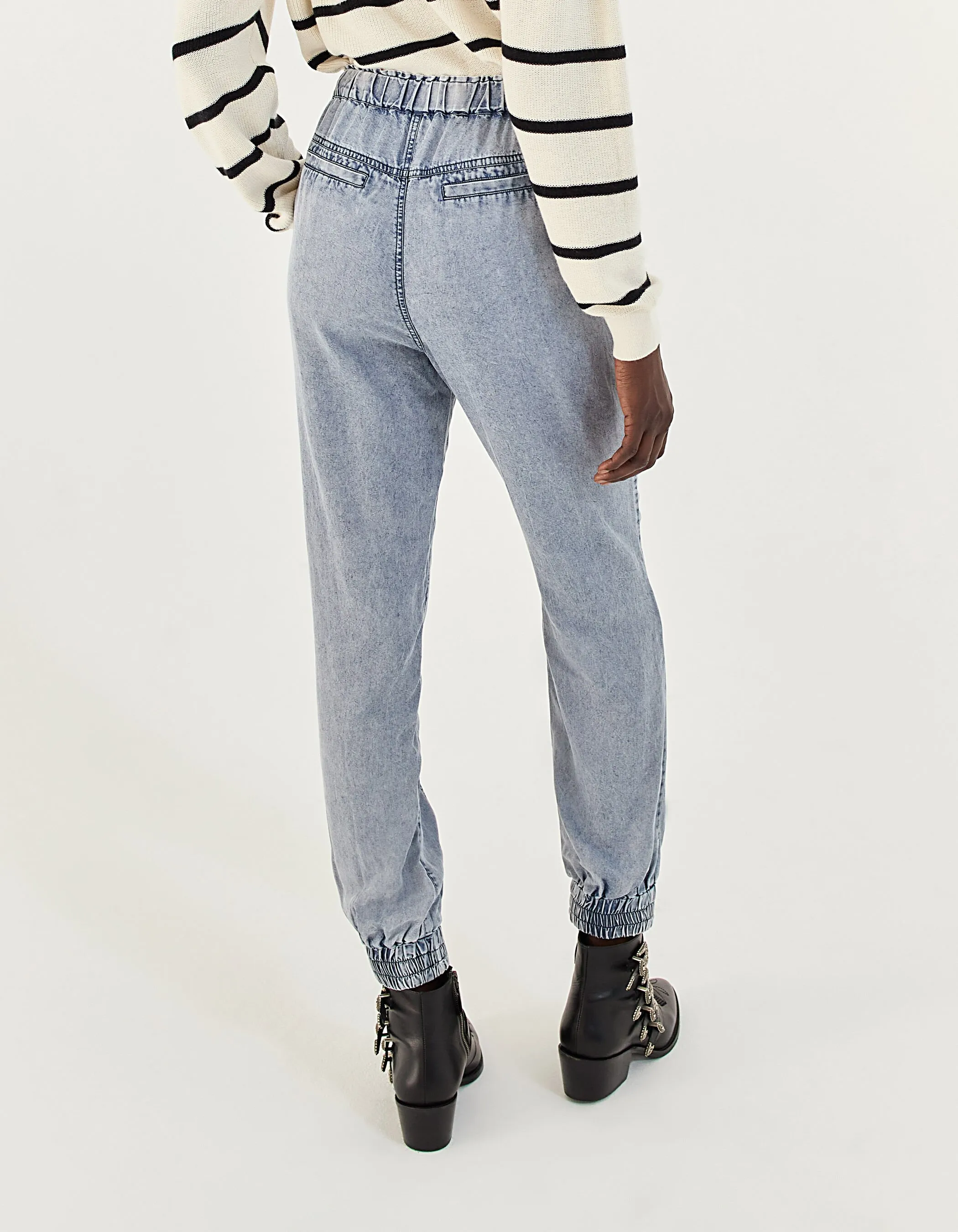 Pantalon jogger en tencel bleu traitement acid wash femme