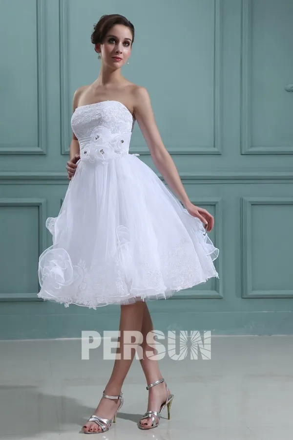 Robe de mariée bustier Empire en organza ornée de fleurs