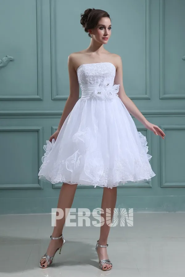 Robe de mariée bustier Empire en organza ornée de fleurs