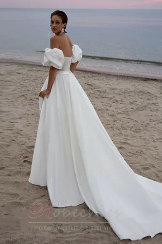 Robe de mariée Romantique Au Drapée Manquant Épaule Dégagée Satin